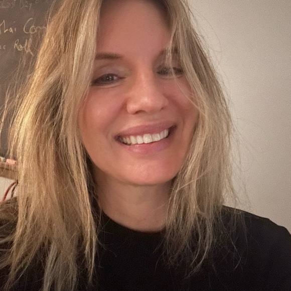 Meet your Posher, Jocelyn - Picture 1 of 3